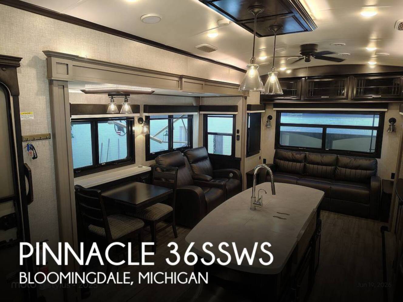 A photo of this 2022 Jayco Pinnacle 36SSWS