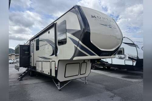 2019 Keystone Montana 3855BR in mill hall PA