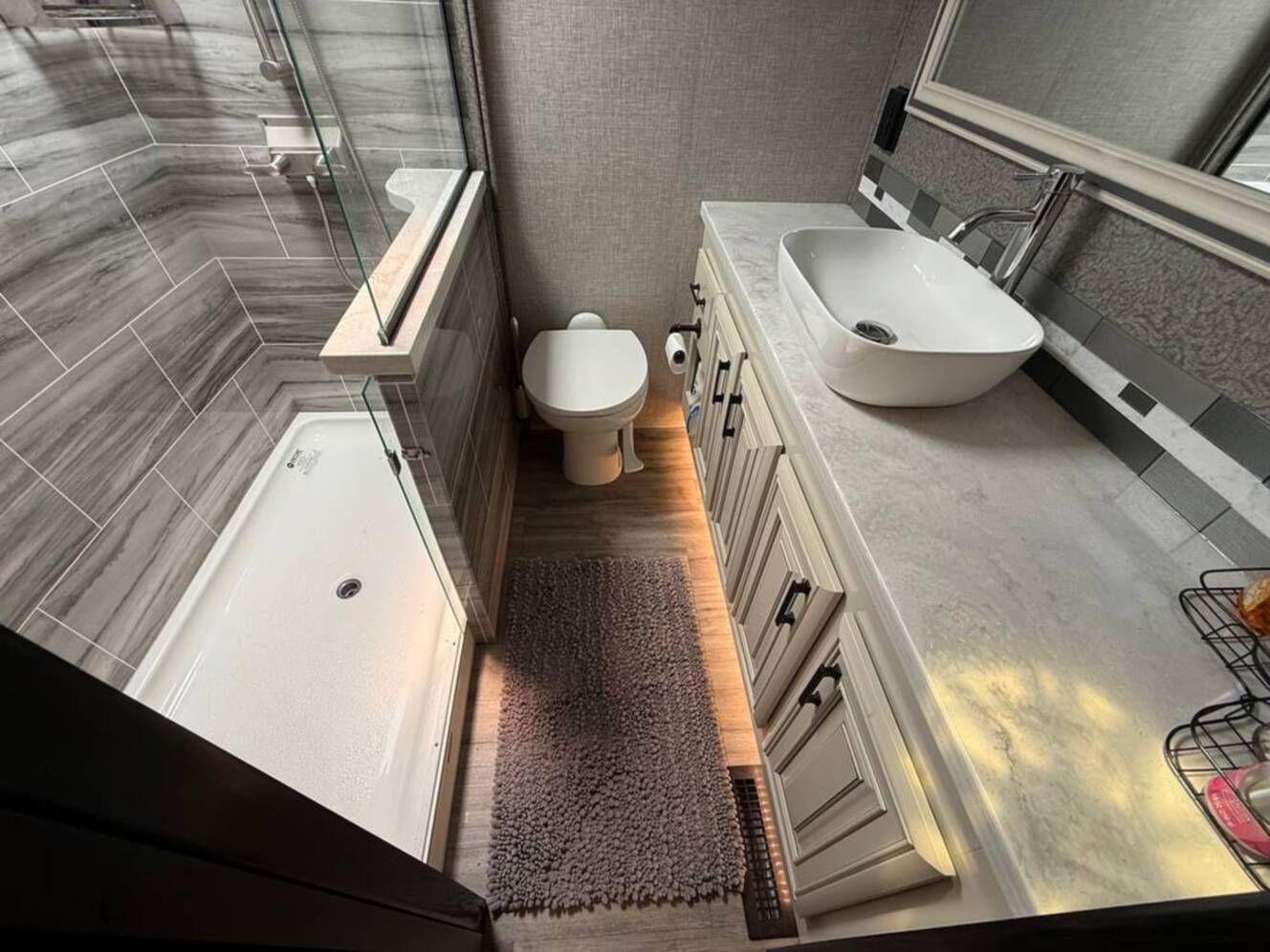 A photo of this 2022 Jayco Pinnacle 36SSWS