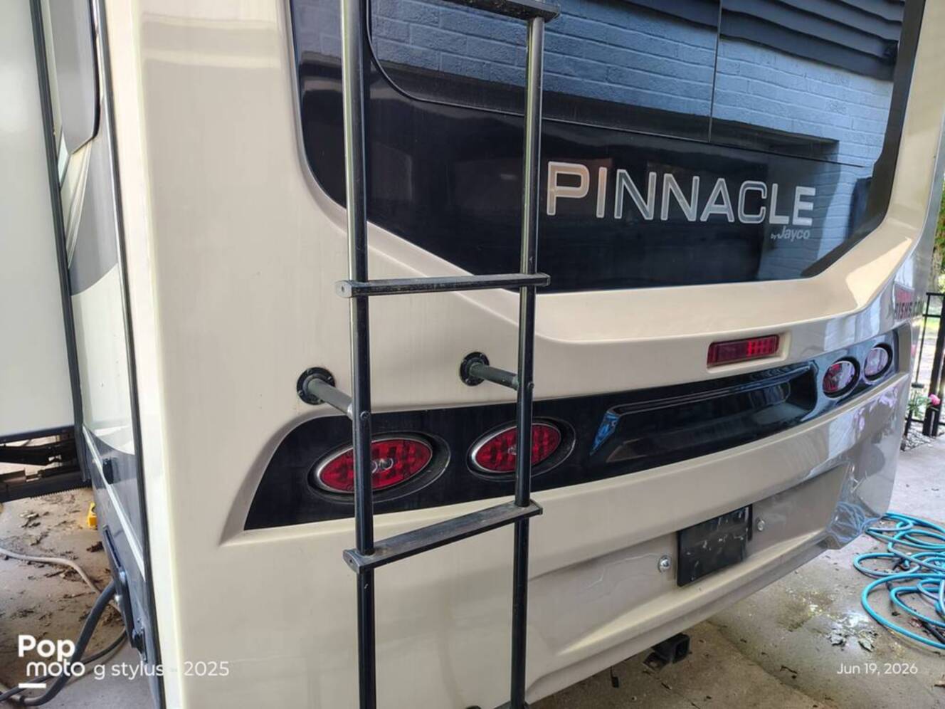A photo of this 2022 Jayco Pinnacle 36SSWS