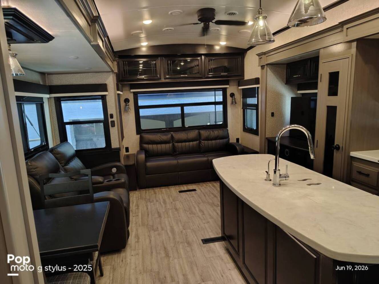 A photo of this 2022 Jayco Pinnacle 36SSWS