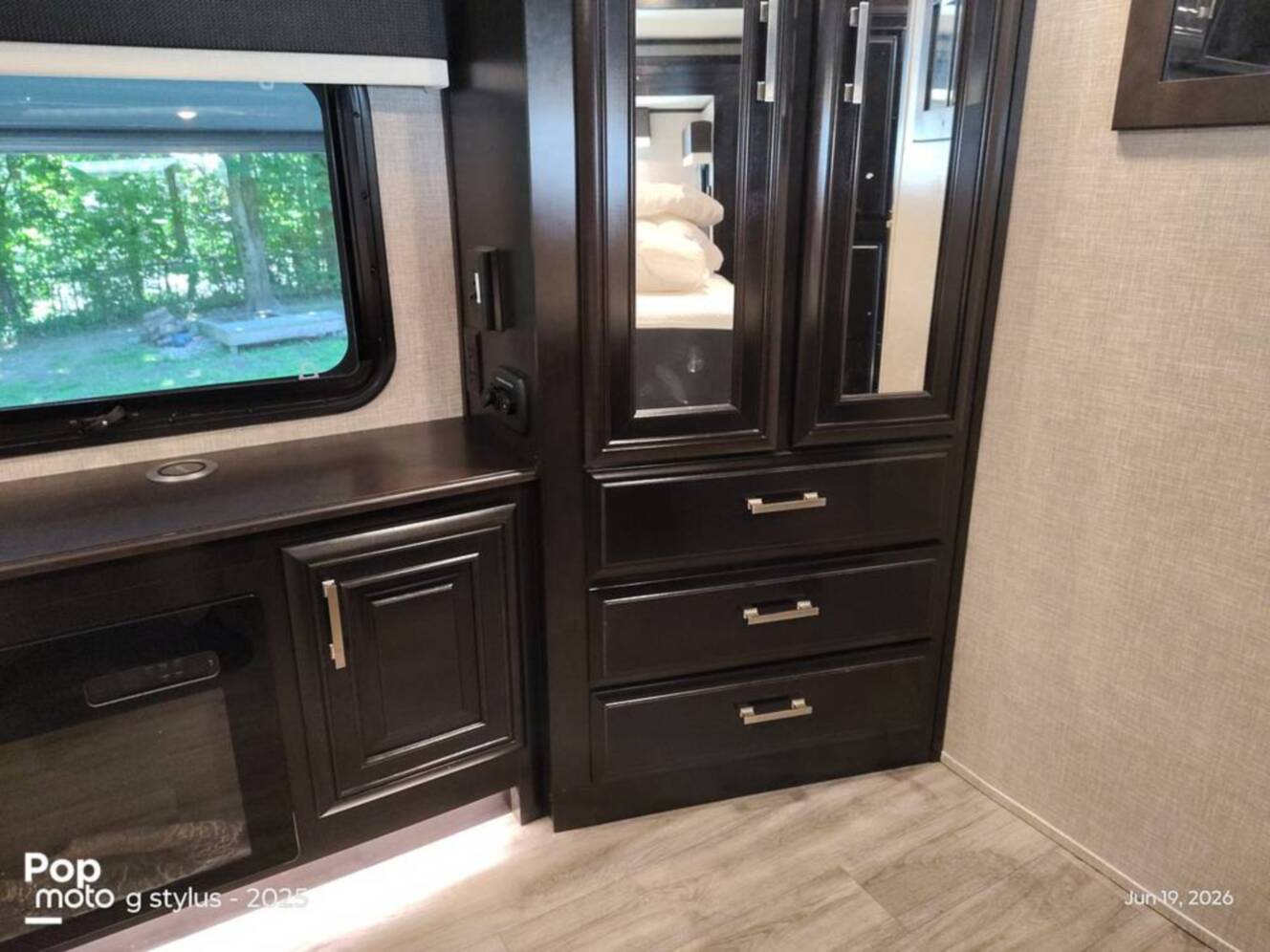 A photo of this 2022 Jayco Pinnacle 36SSWS