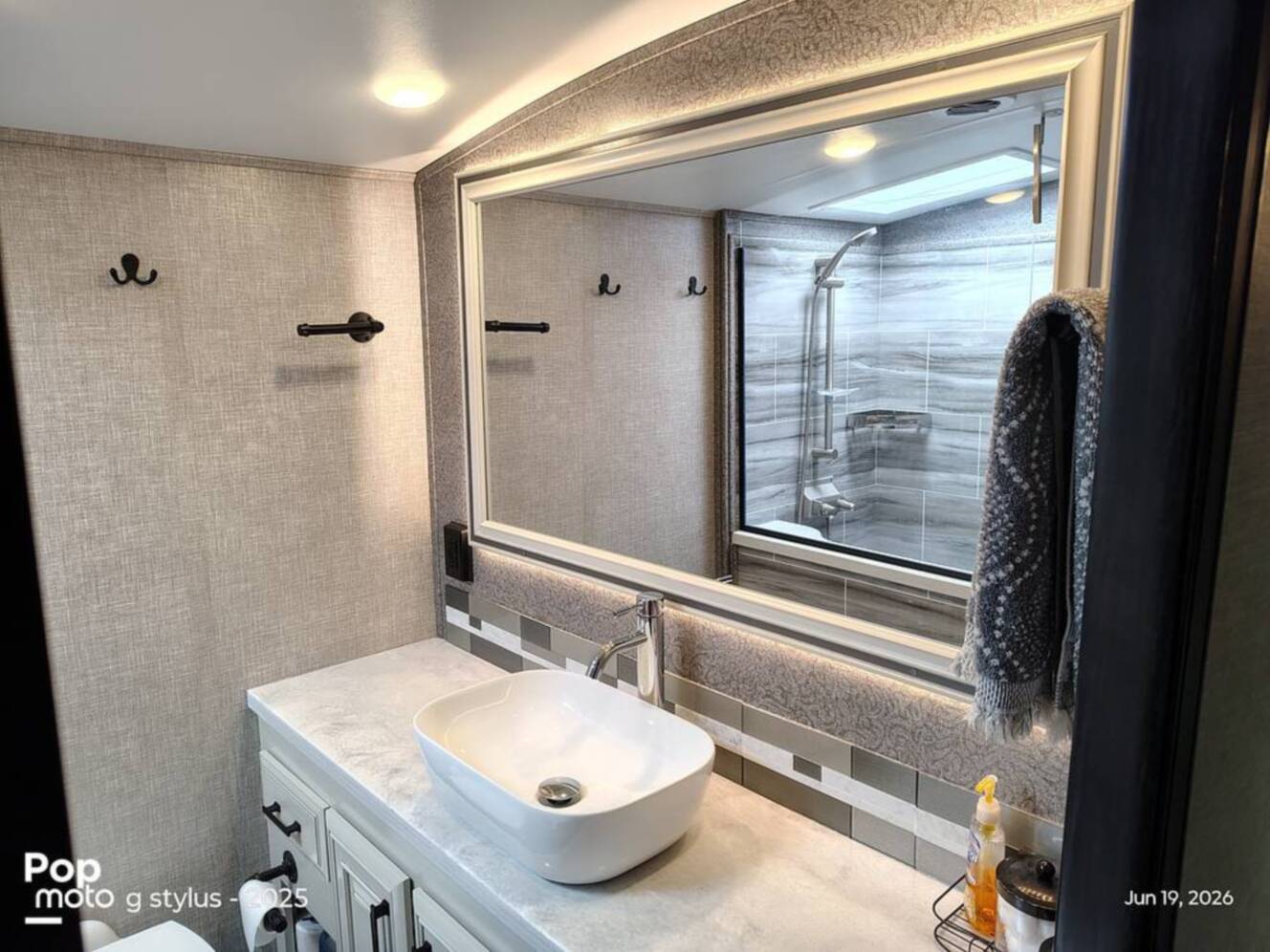 A photo of this 2022 Jayco Pinnacle 36SSWS