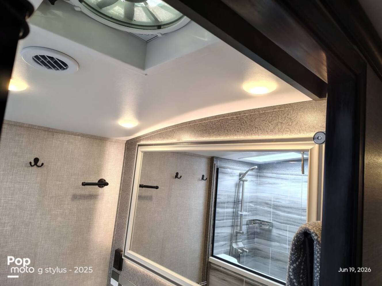 A photo of this 2022 Jayco Pinnacle 36SSWS