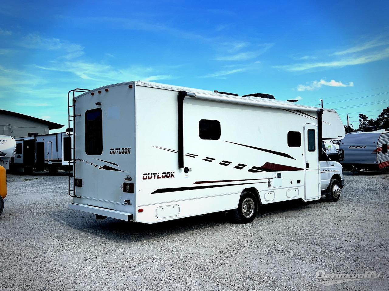 2019 Winnebago Outlook 27D in mims FL