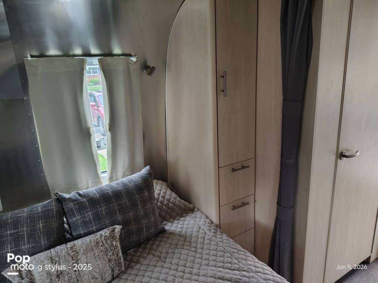A photo of this 2024 Airstream Flying Cloud 25FB Queen