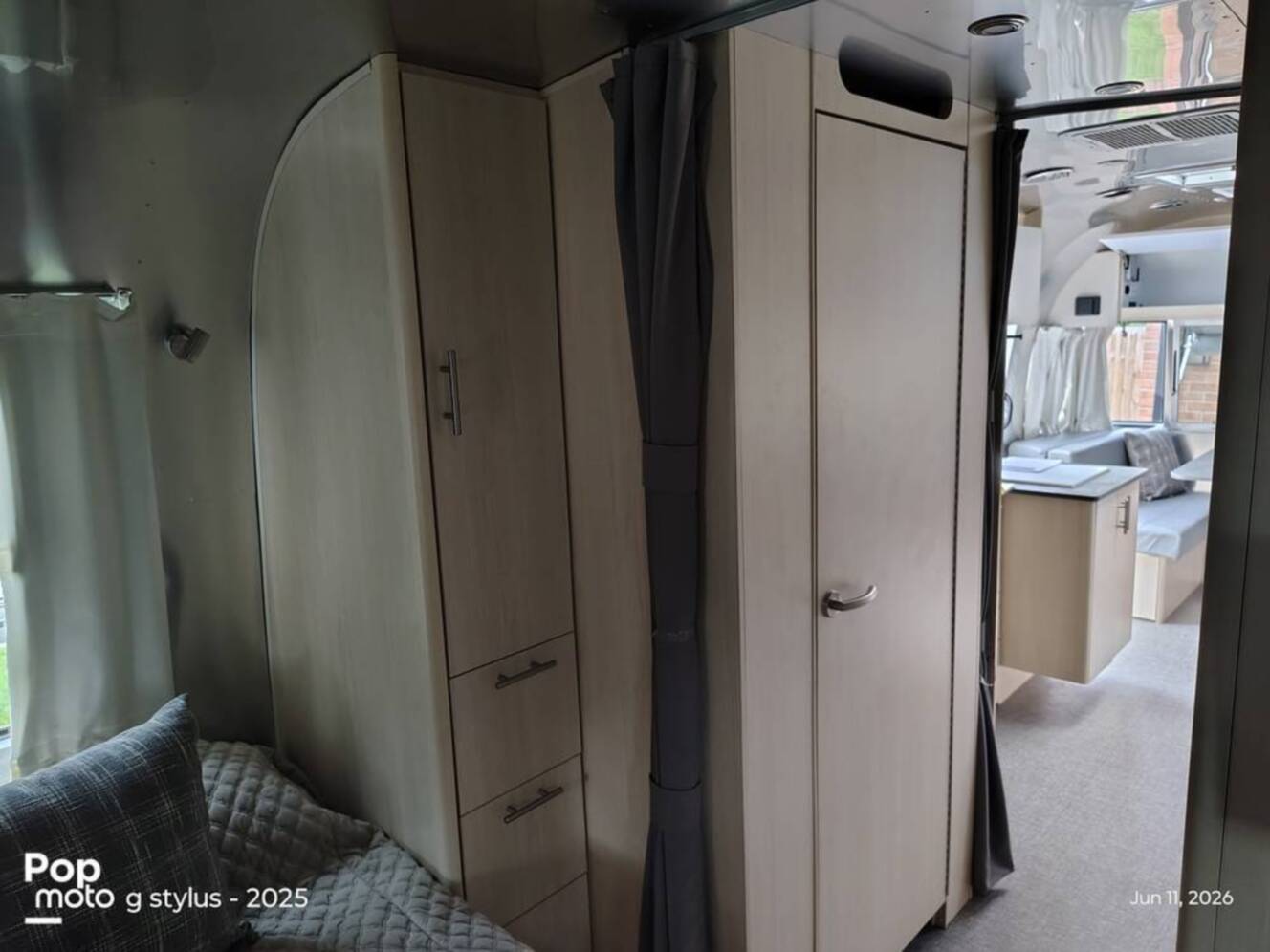 A photo of this 2024 Airstream Flying Cloud 25FB Queen