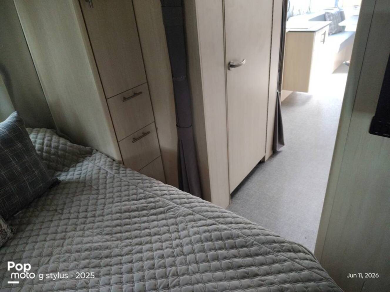 A photo of this 2024 Airstream Flying Cloud 25FB Queen