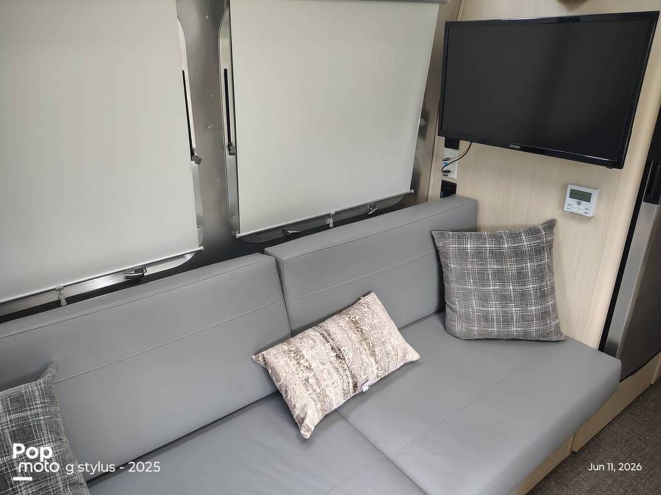 A photo of this 2024 Airstream Flying Cloud 25FB Queen