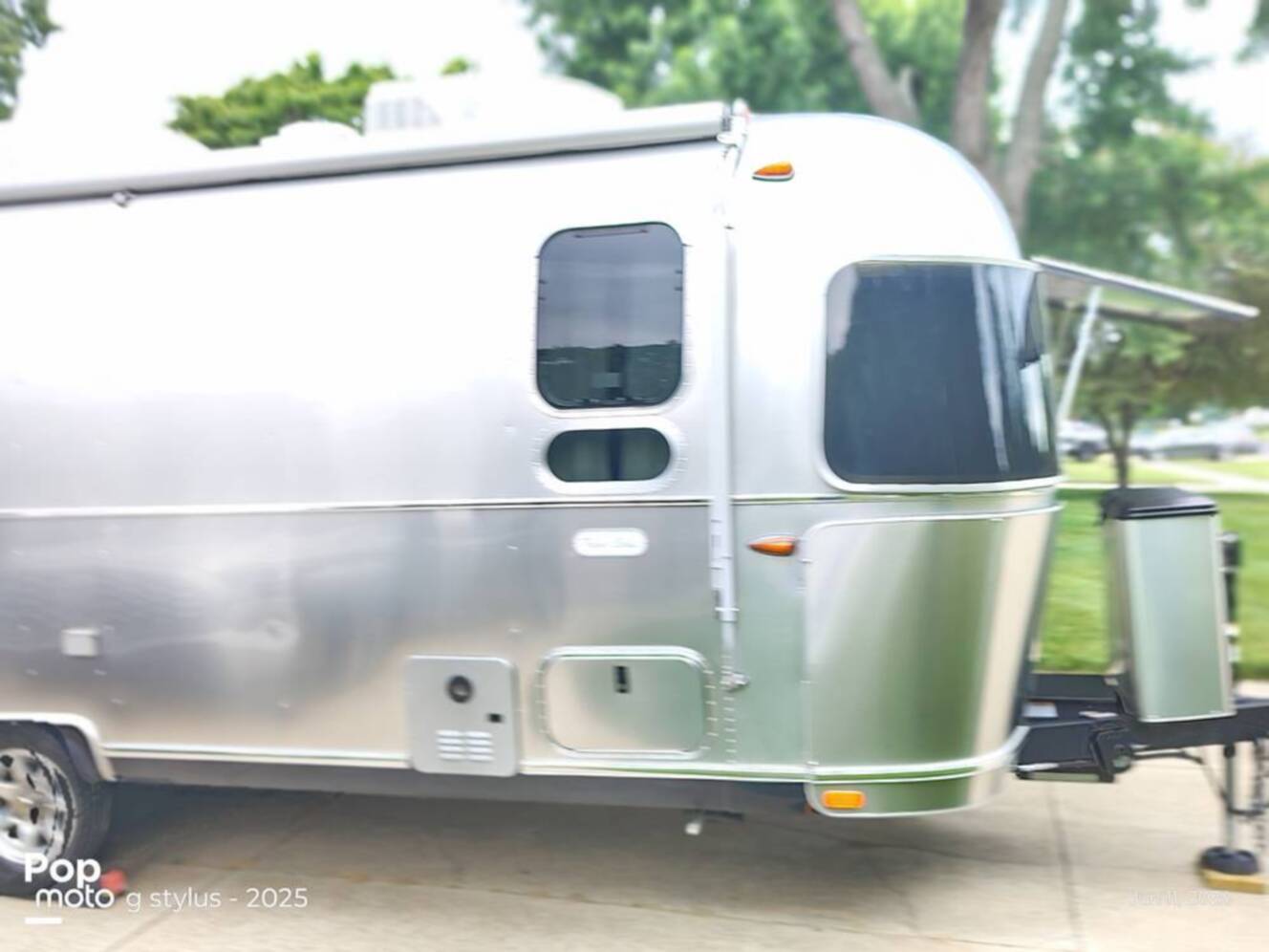 A photo of this 2024 Airstream Flying Cloud 25FB Queen