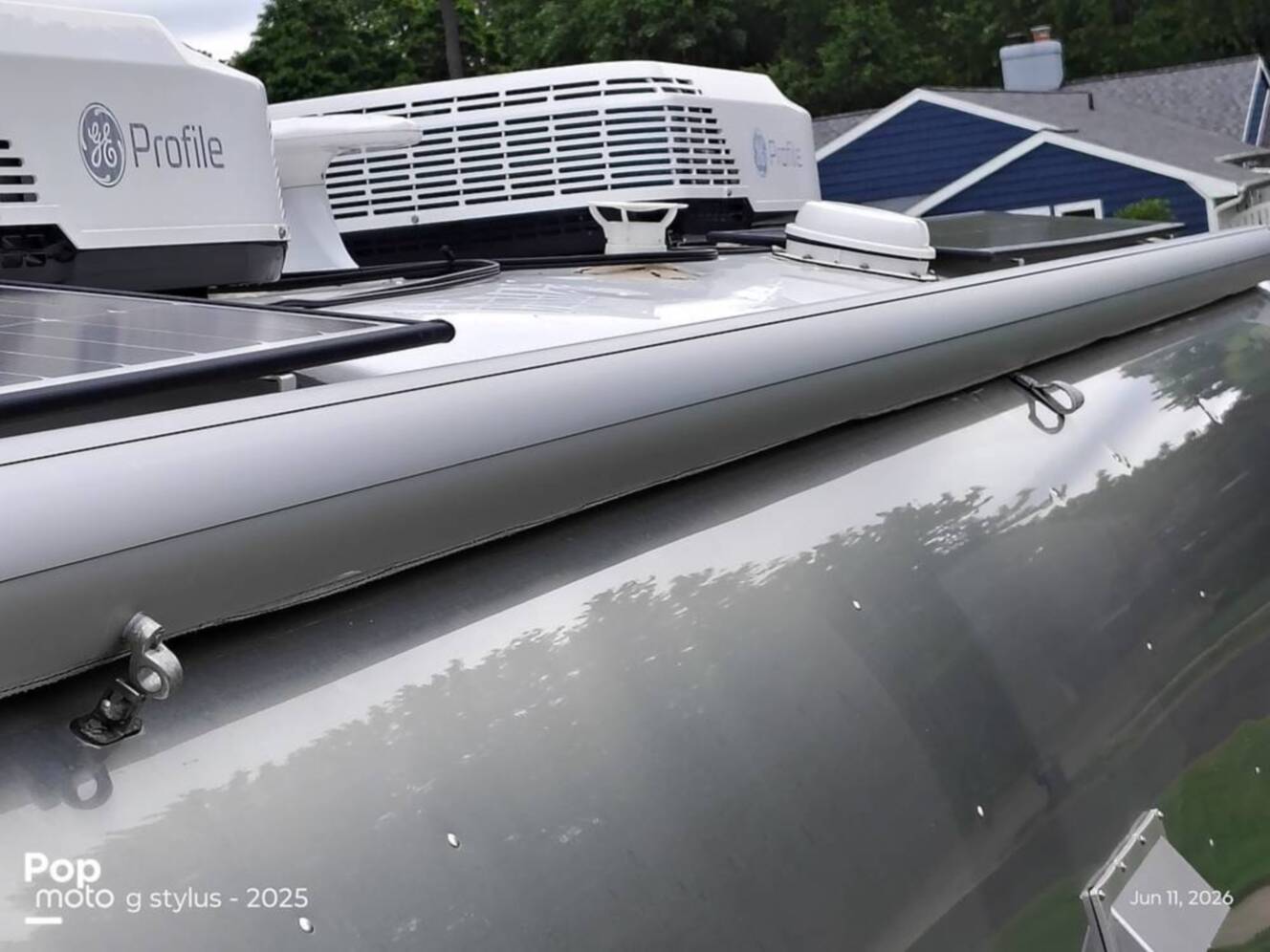 A photo of this 2024 Airstream Flying Cloud 25FB Queen