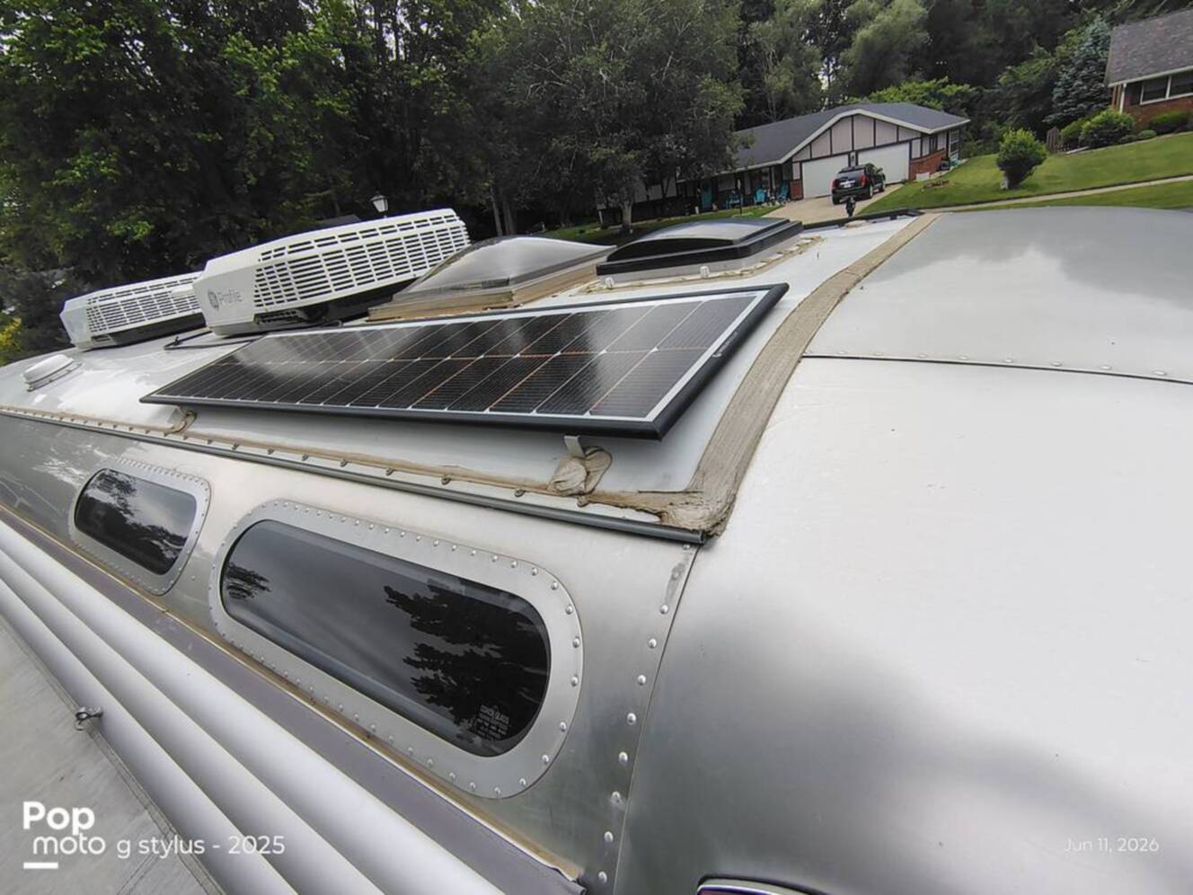 A photo of this 2024 Airstream Flying Cloud 25FB Queen