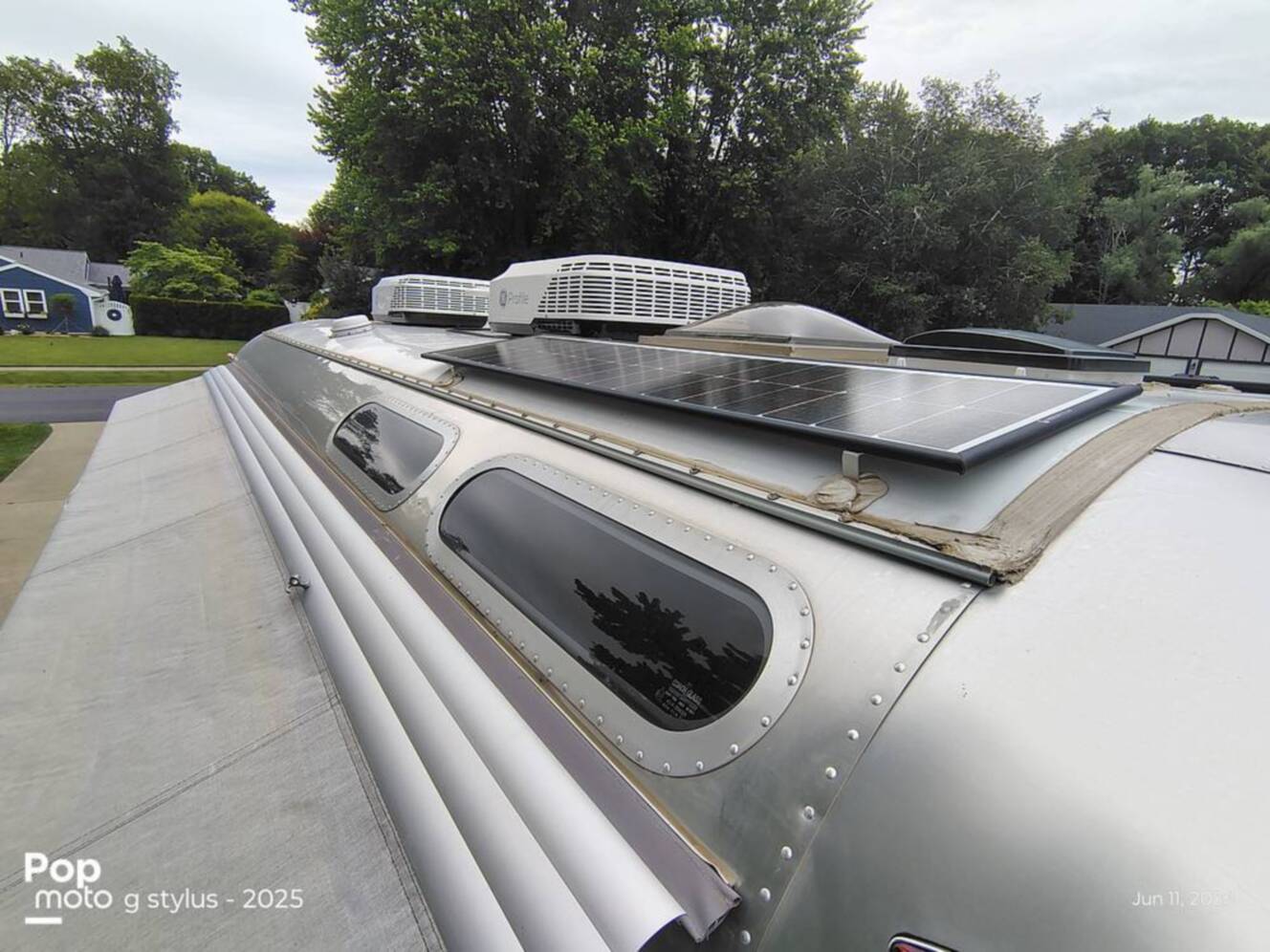 A photo of this 2024 Airstream Flying Cloud 25FB Queen
