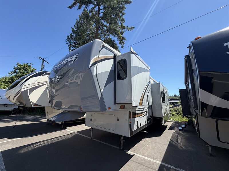 2012 Heartland Cyclone 3800 in oregon city OR