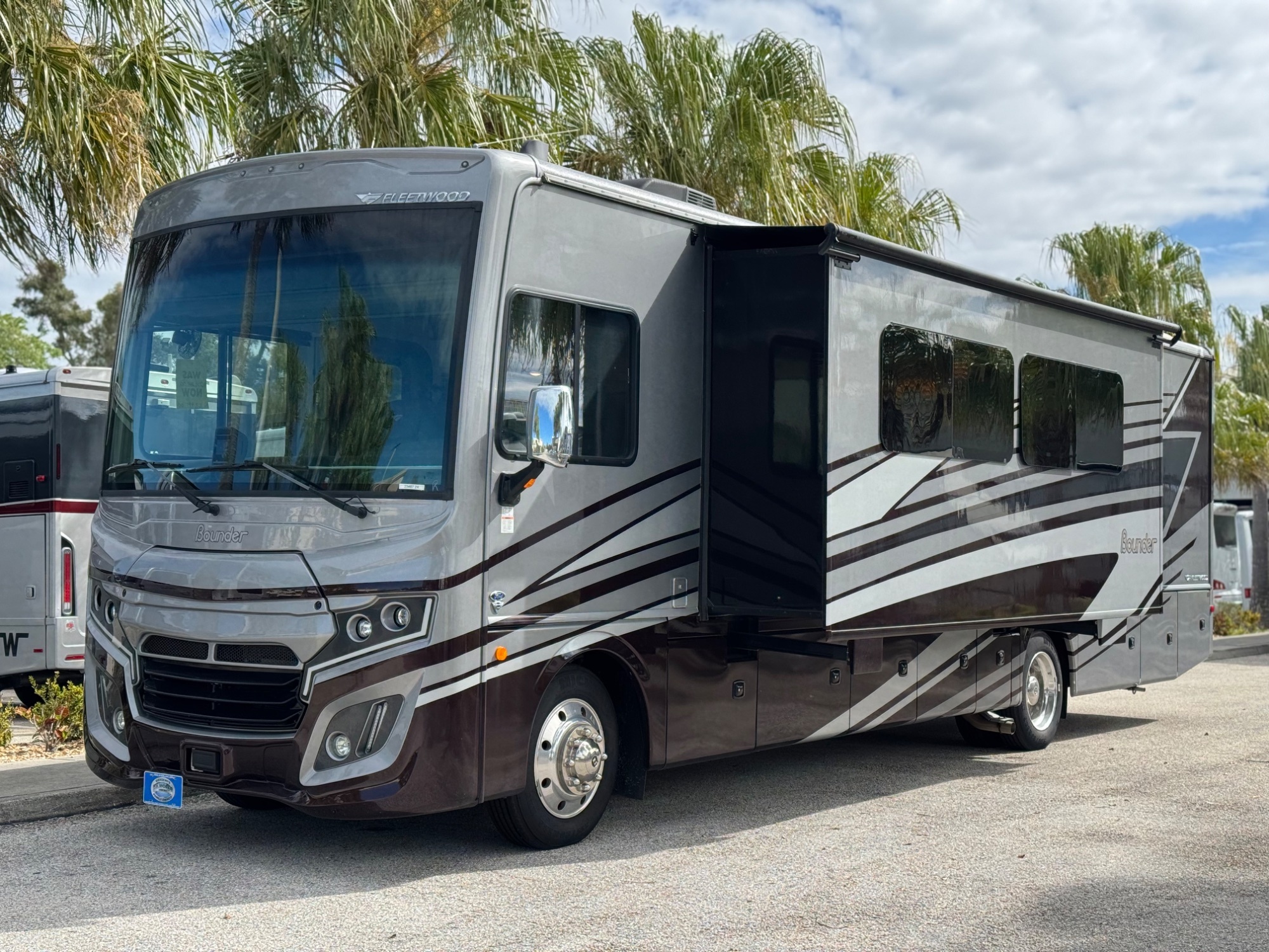 2024 Fleetwood Rv Bounder 35K in nokomis FL