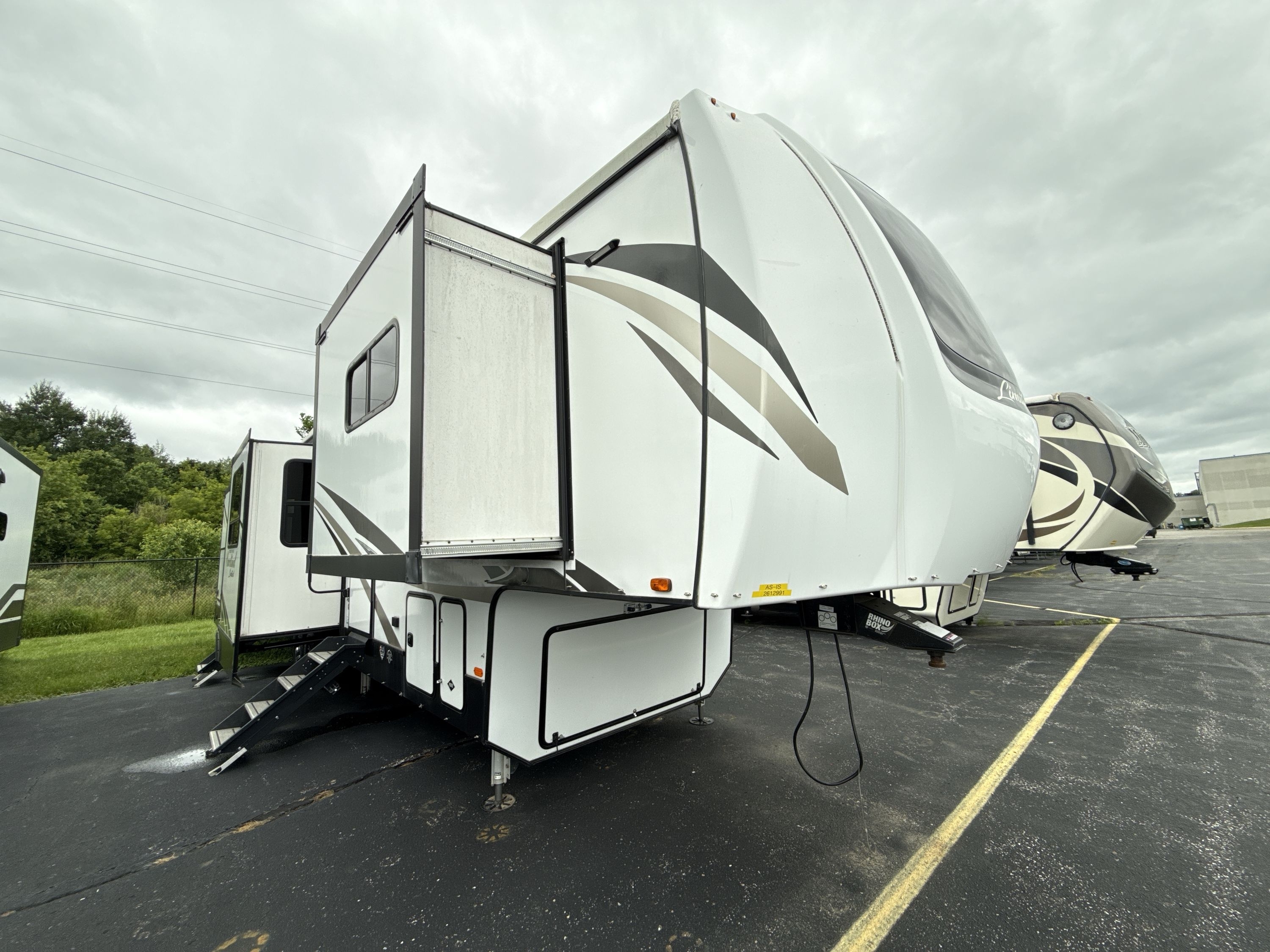 2021 Forest River CARDINAL LIMITED 403FKLE in birch run MI