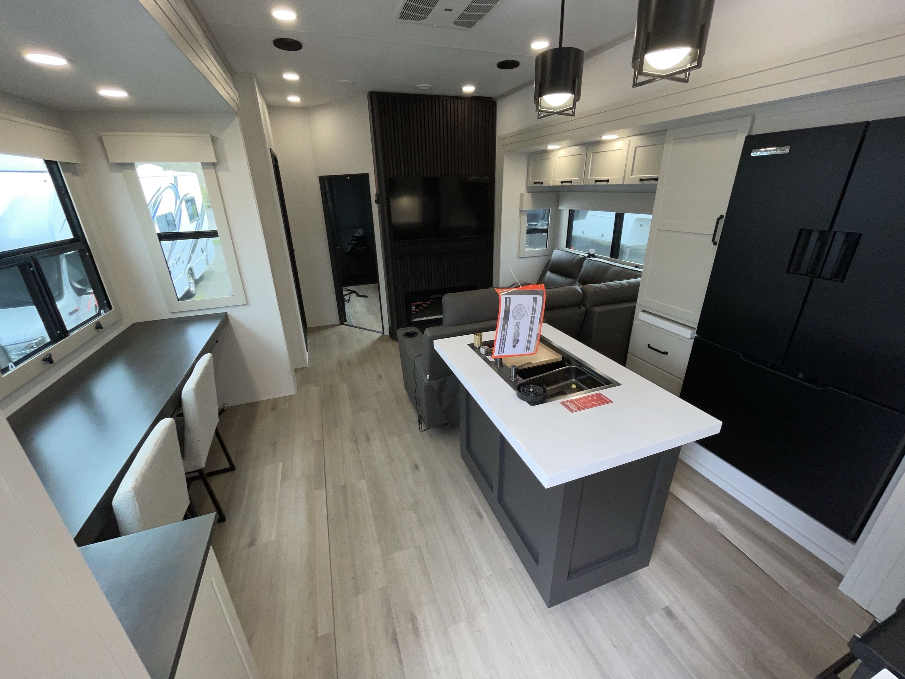 2026 Grand Design MOMENTUM M CLASS 399M in hillsboro OR