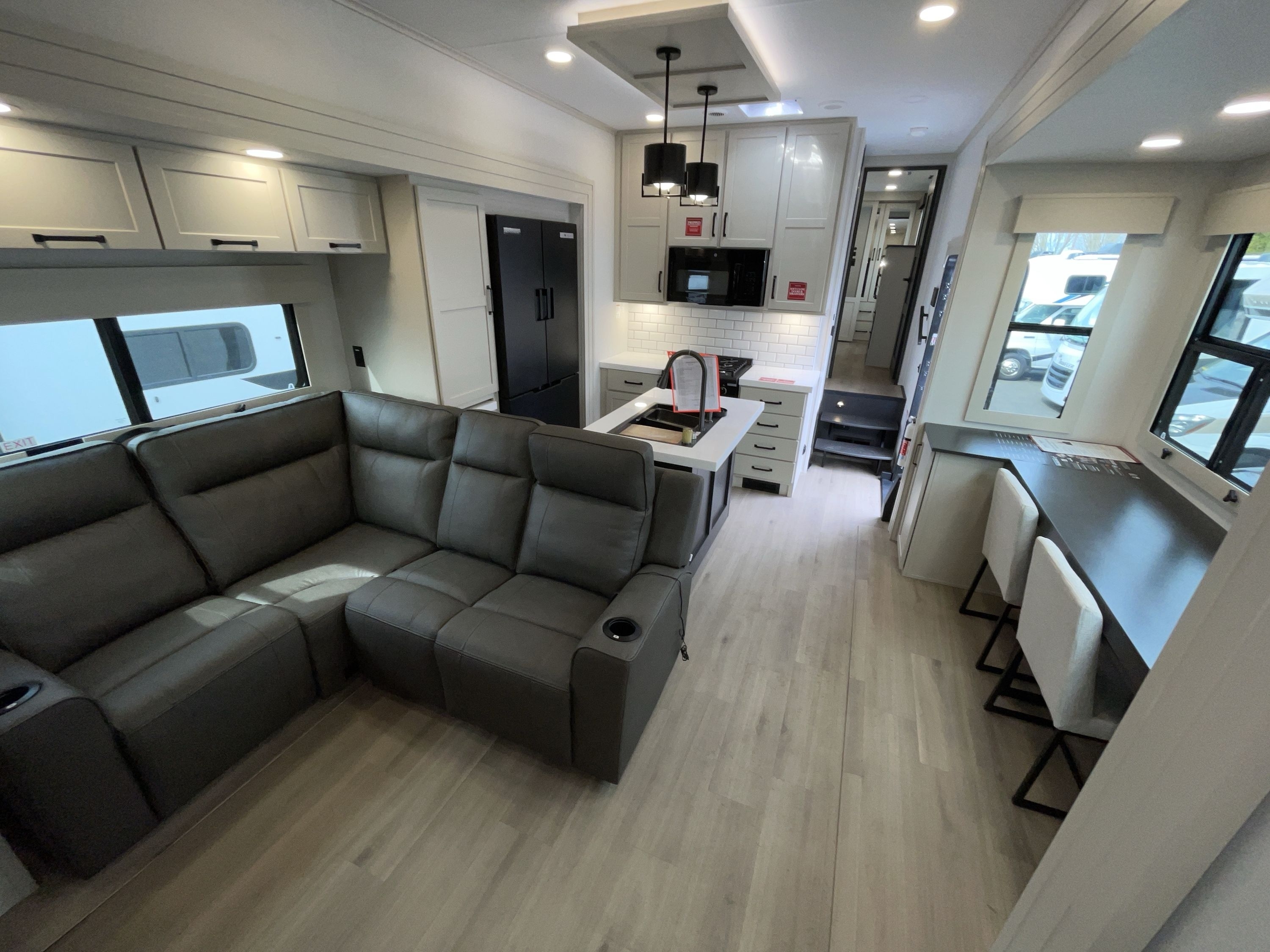 2026 Grand Design MOMENTUM M CLASS 399M in hillsboro OR