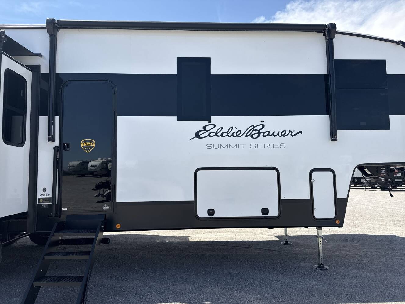 A photo of this 2027 Dutchmen EDDIE BAUER SUMMIT 3511RK
