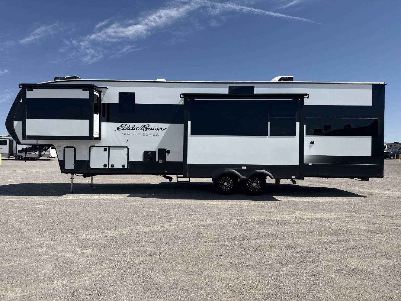 A photo of this 2027 Dutchmen EDDIE BAUER SUMMIT 3511RK