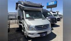 2017 Dynamax ISATA 3 24RW RV