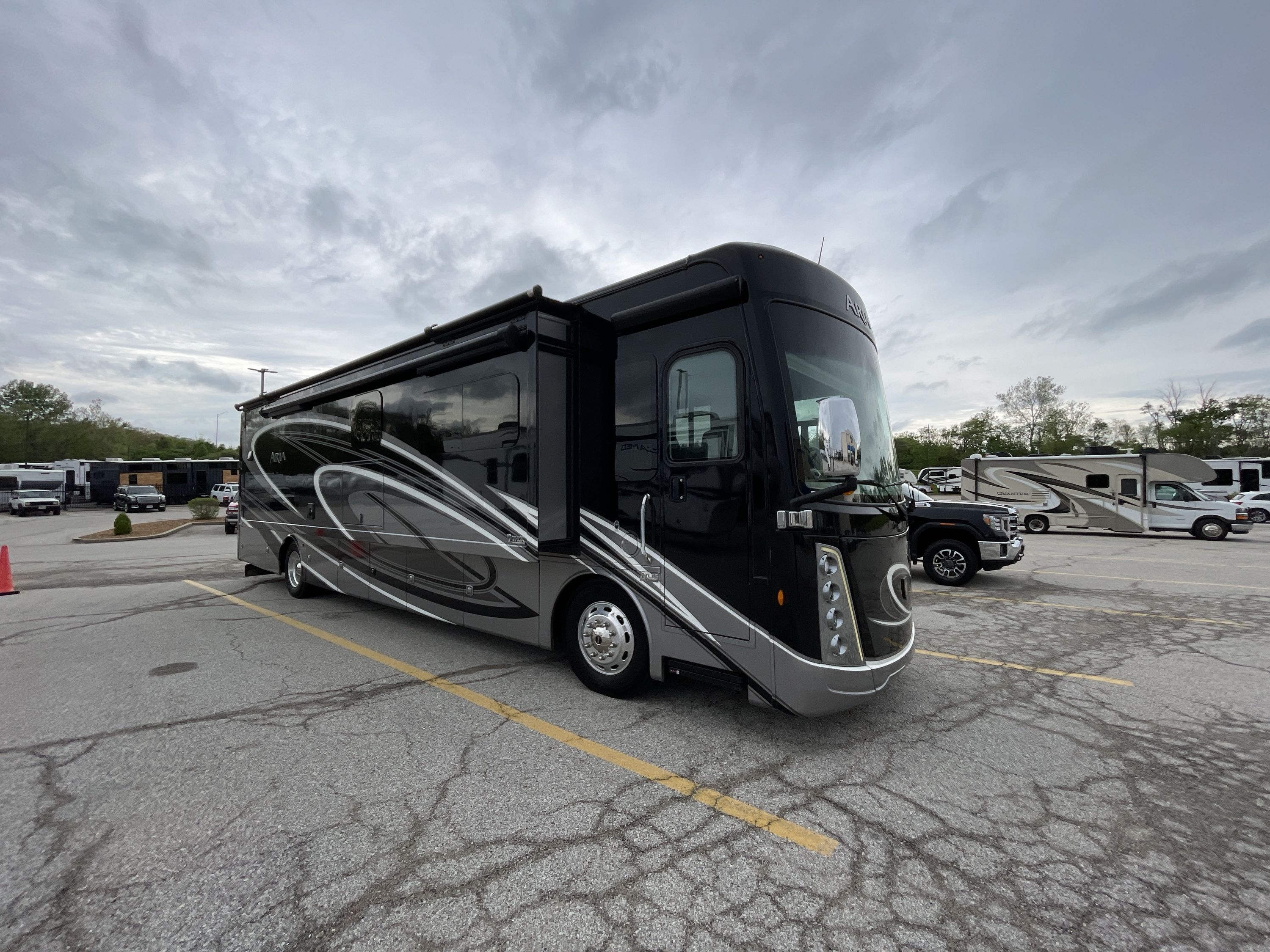 2022 Thor ARIA 3901 RV