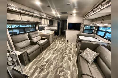 2023 Thor WINDSPORT 34R in berkley MA