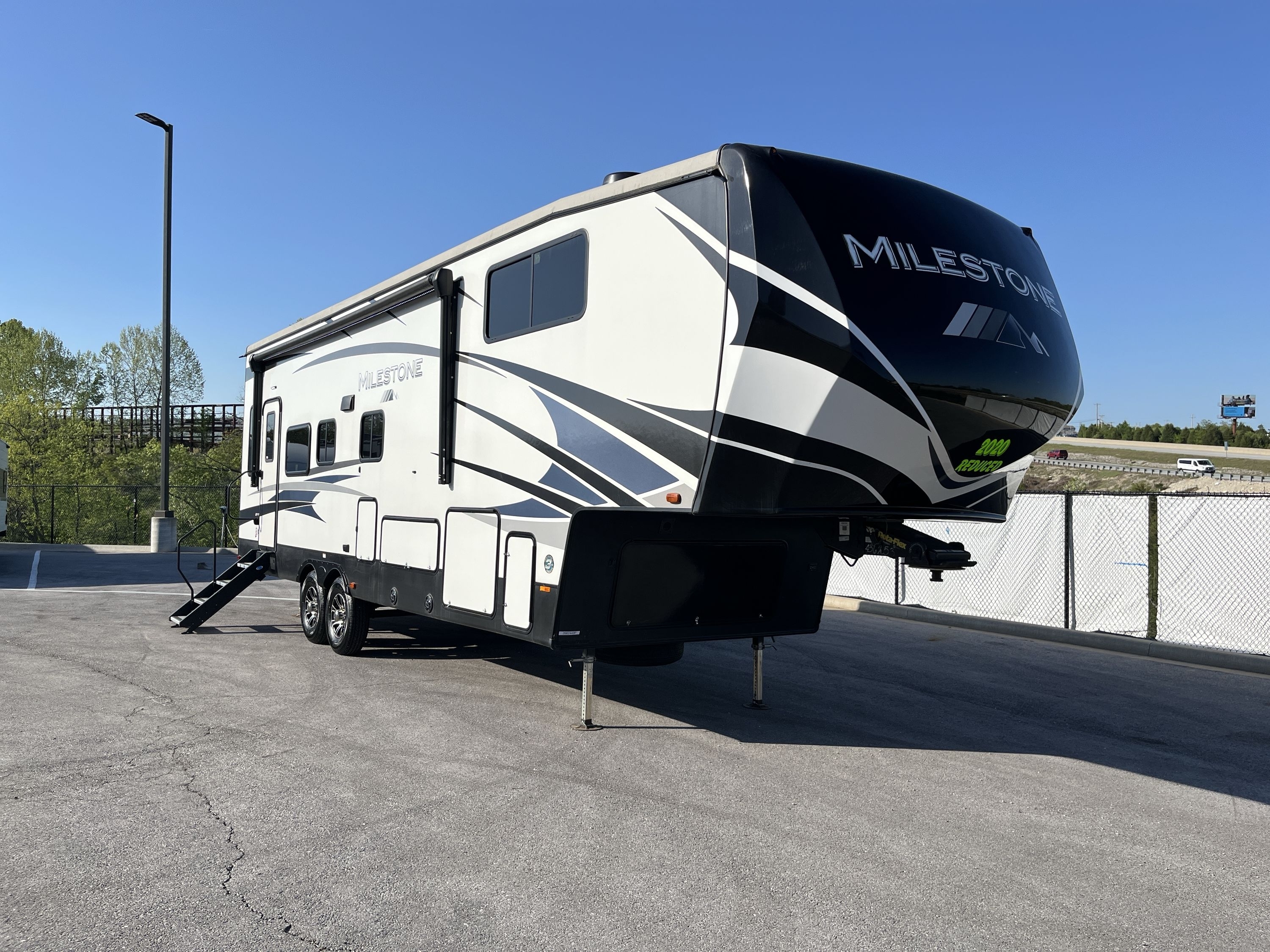 2020 Heartland MILESTONE 317RL in branson MO
