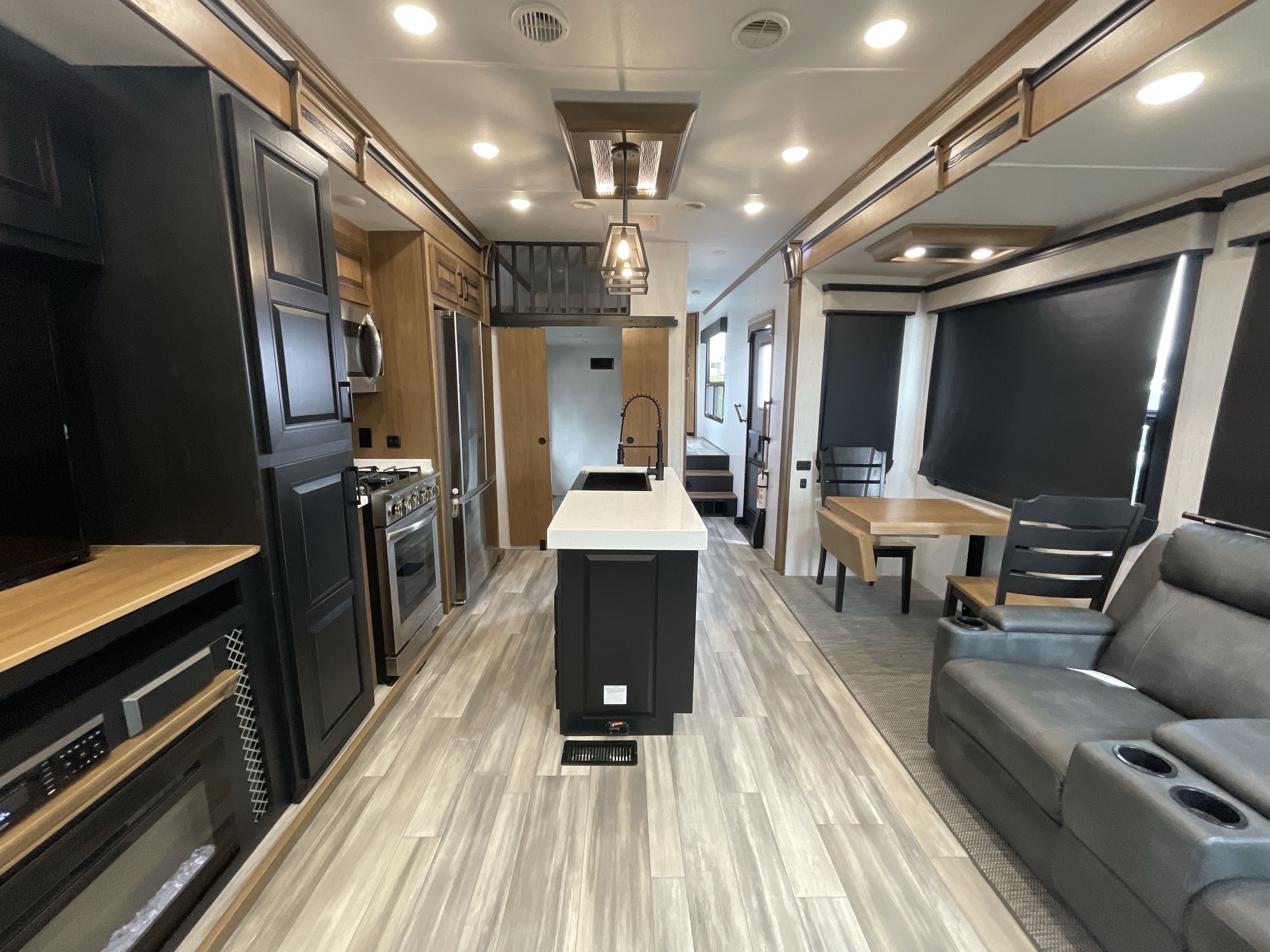 2022 Heartland BIGHORN 3883MD in cedar falls IA