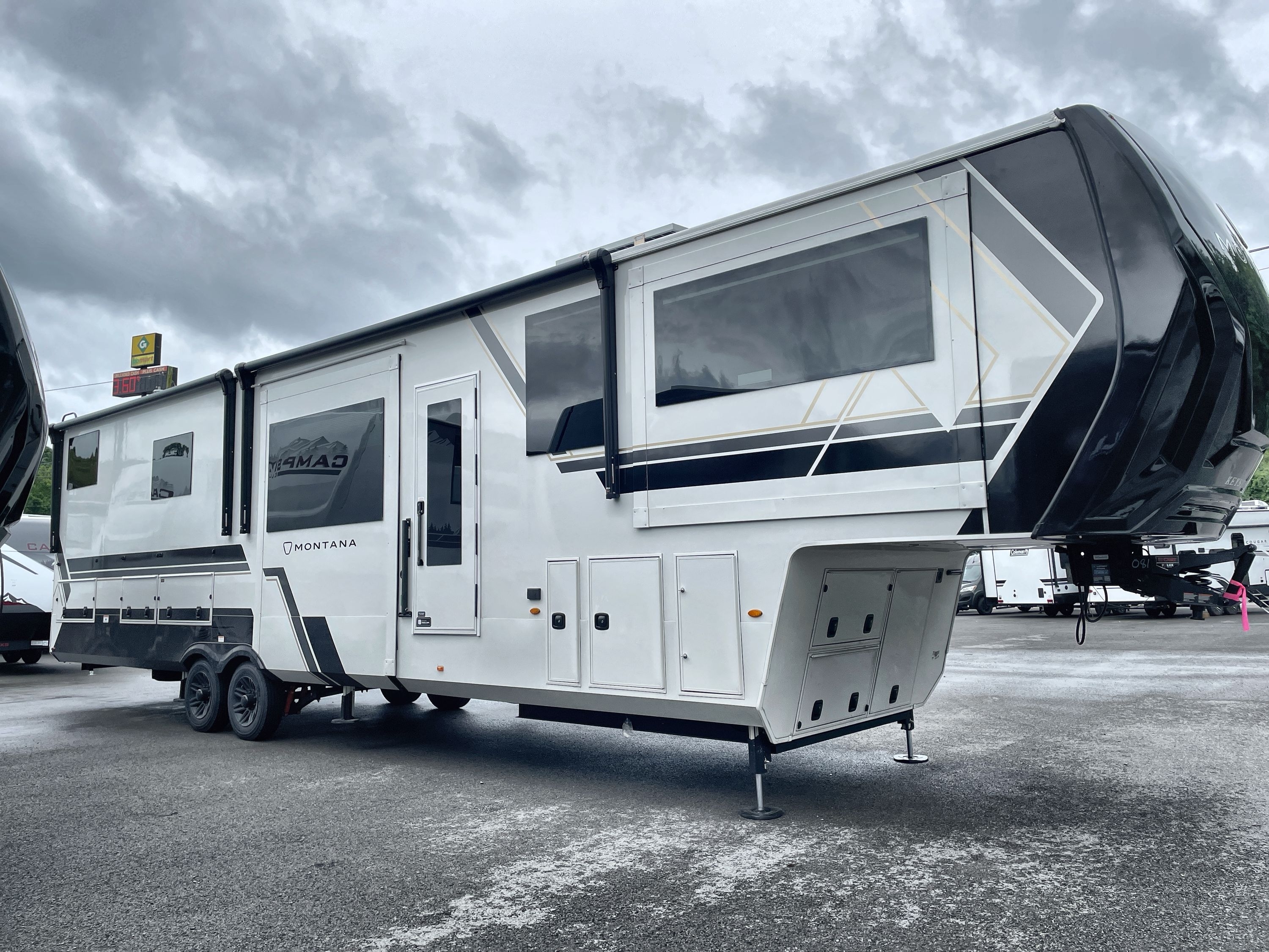2027 Keystone MONTANA 3800FL in fairmont WV