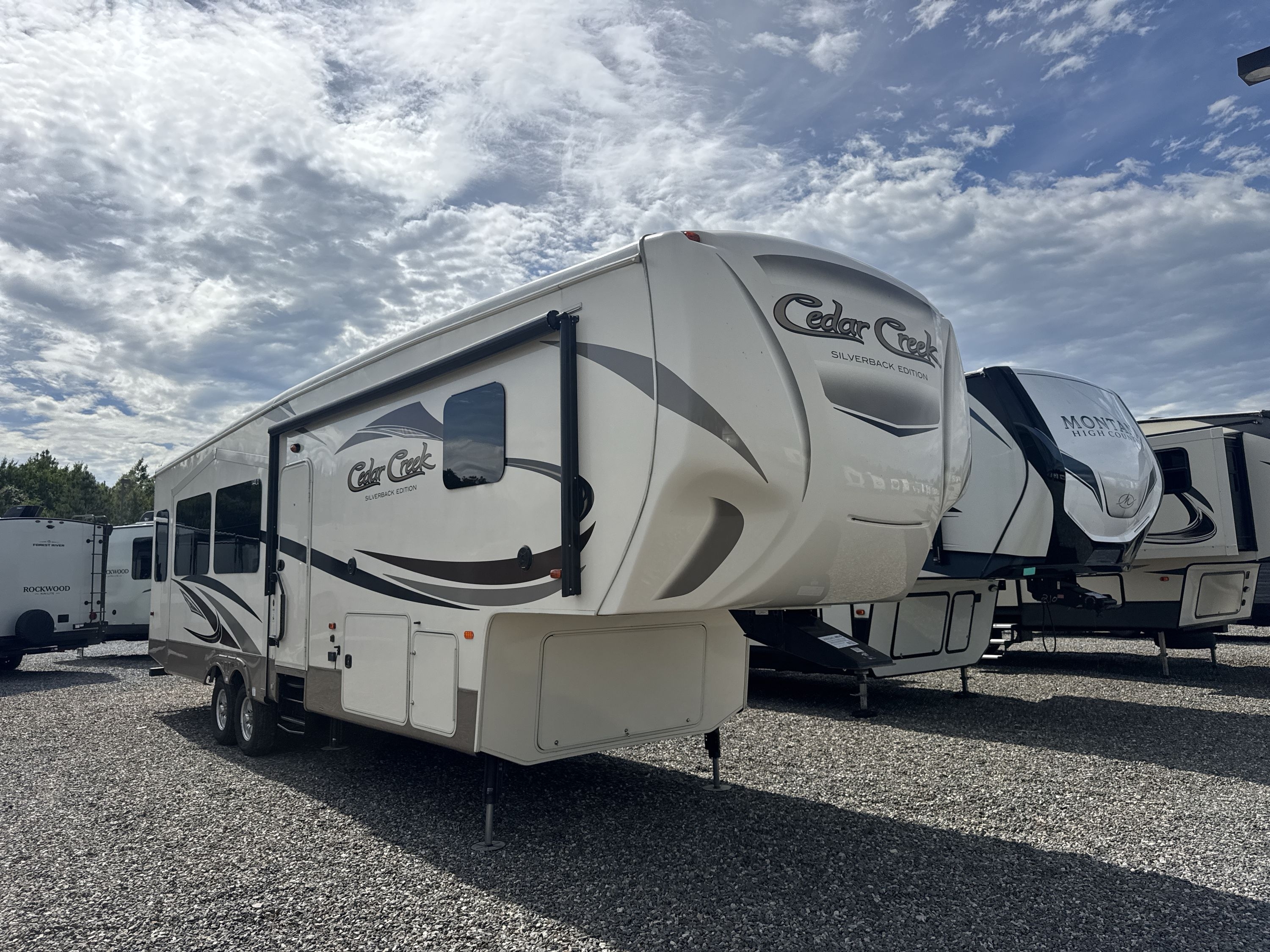 2016 Forest River CEDAR CREEK SILVERBACK 33IK in ashland VA