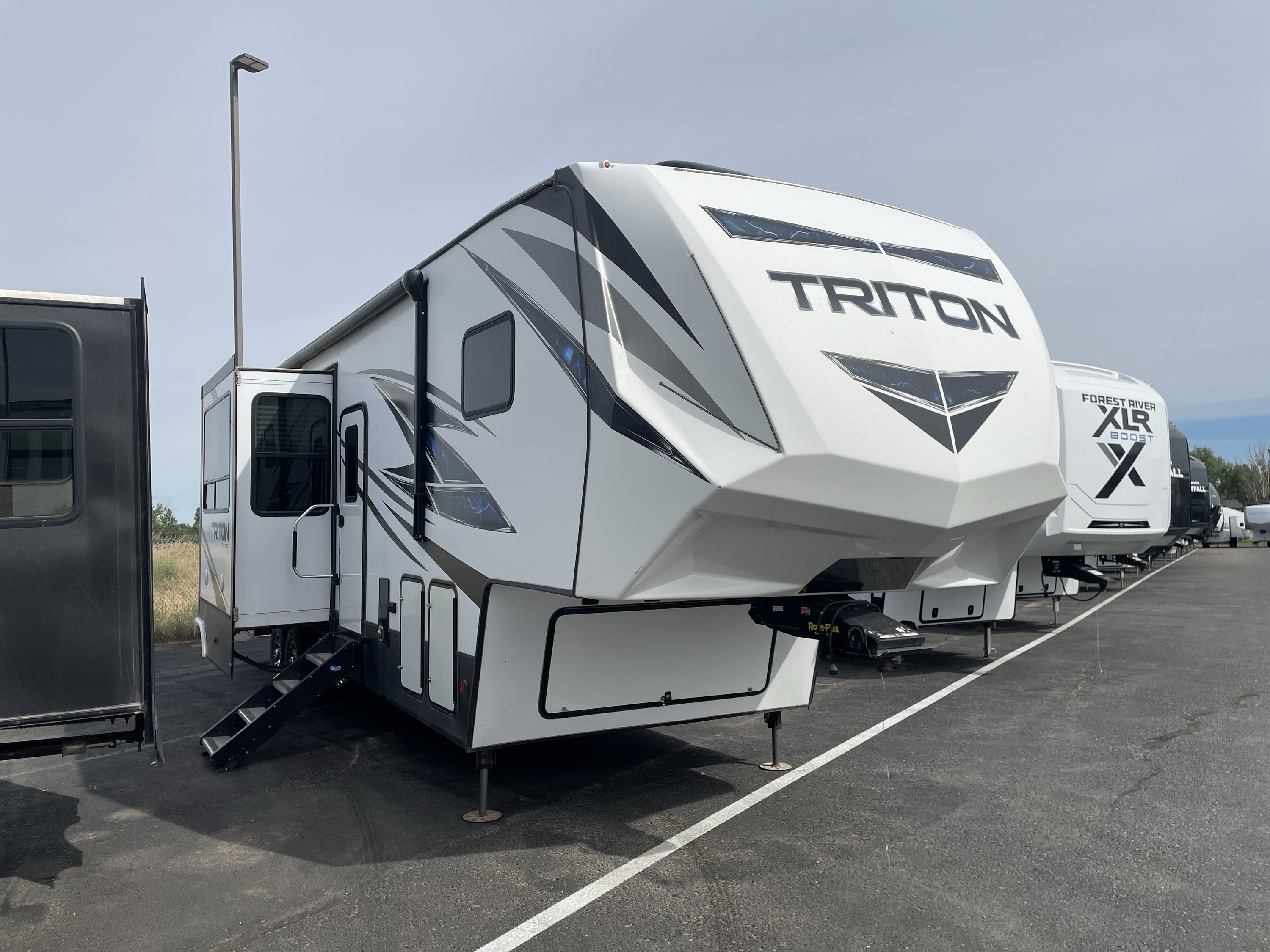 2019 Dutchmen TRITON 3531 in meridian ID