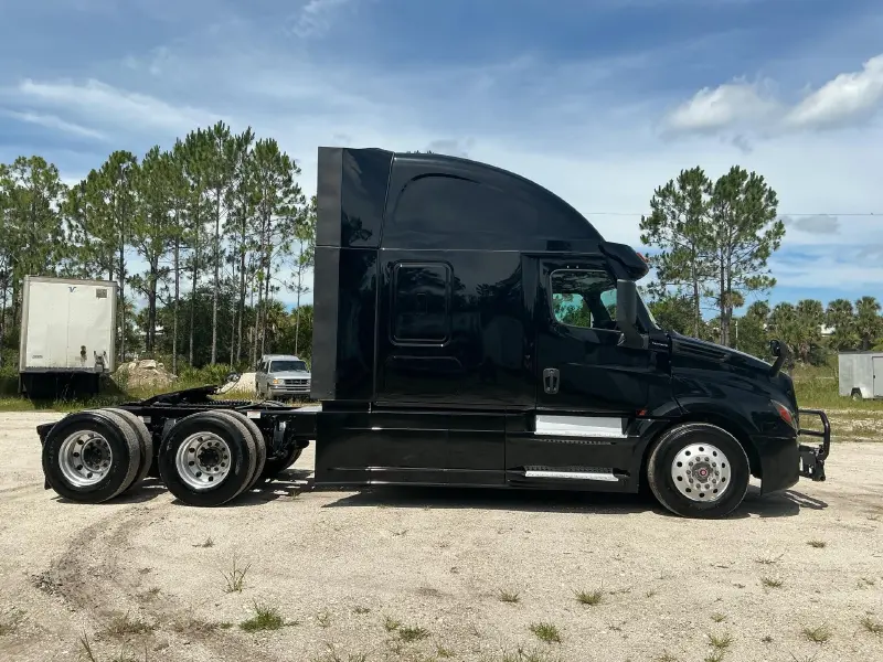 2024 FREIGHTLINER CASCADIA 126