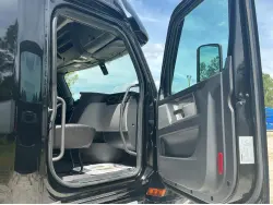 2024 FREIGHTLINER CASCADIA 126