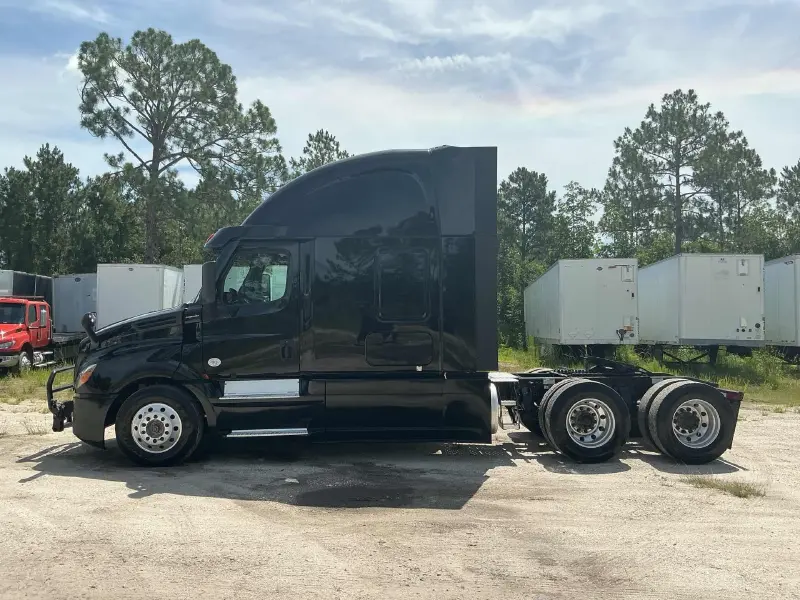 2024 FREIGHTLINER CASCADIA 126