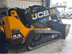 2026 JCB 4TS-8T