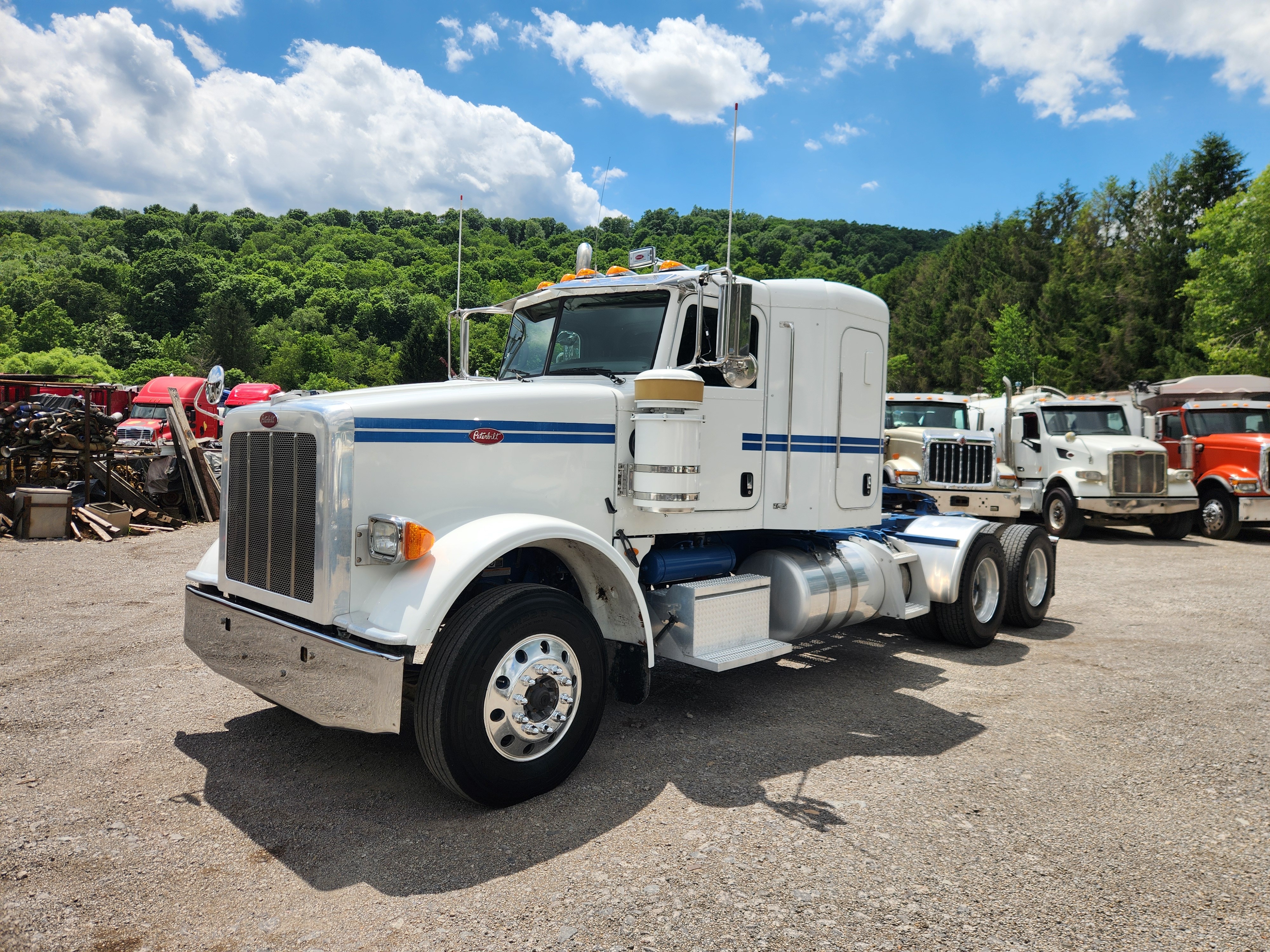 2013 PETERBILT 367 in Butler, PA