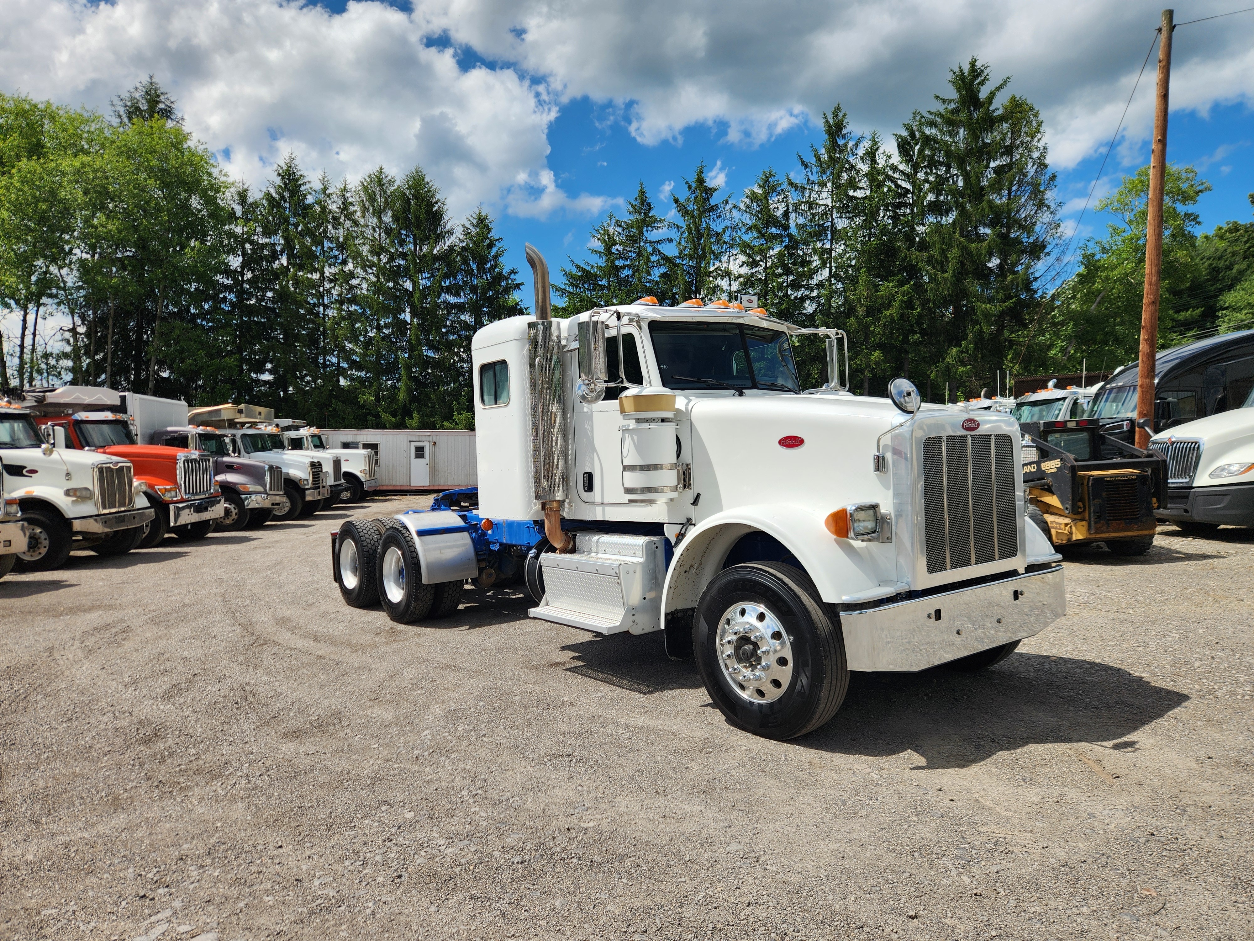 2013 PETERBILT 367 in Butler, PA