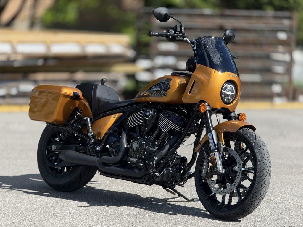 2026 Indian Sport Chief RT Vibrant Gold Metallic RT in Olathe, KS