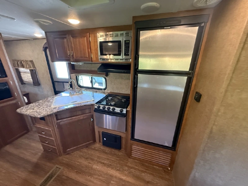 2016 FOREST RIVER TRACER ULTRA LITE EXECUTIVE 3150BHD