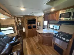 2016 FOREST RIVER TRACER ULTRA LITE EXECUTIVE 3150BHD