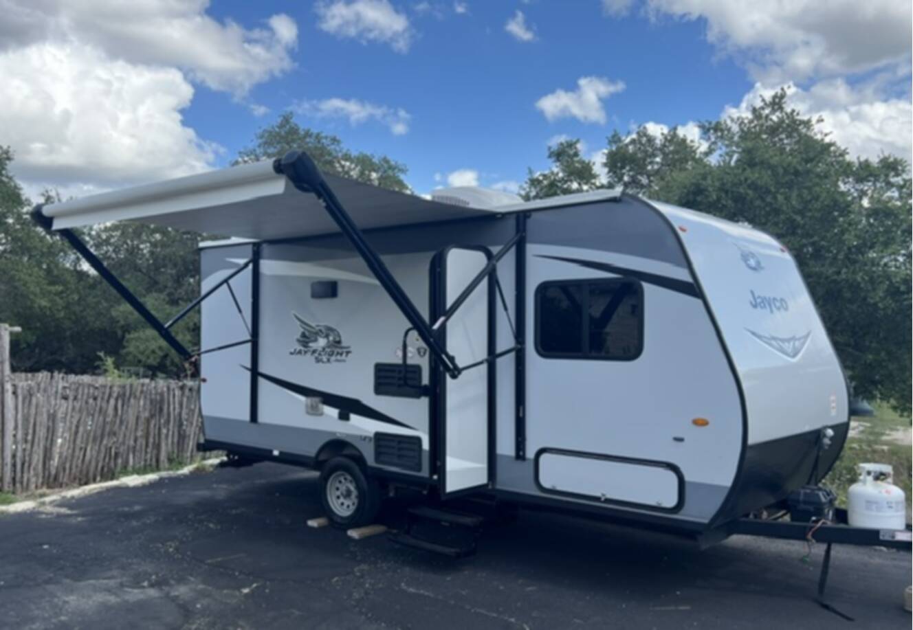 A photo of this 2021 Jayco JAY FLIGHT SLX 184BS