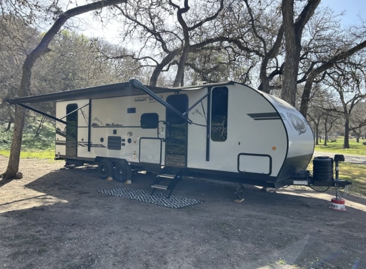 2021 Forest River CHEROKEE GREY WOLF BLACK LABEL 26DBHBL RV