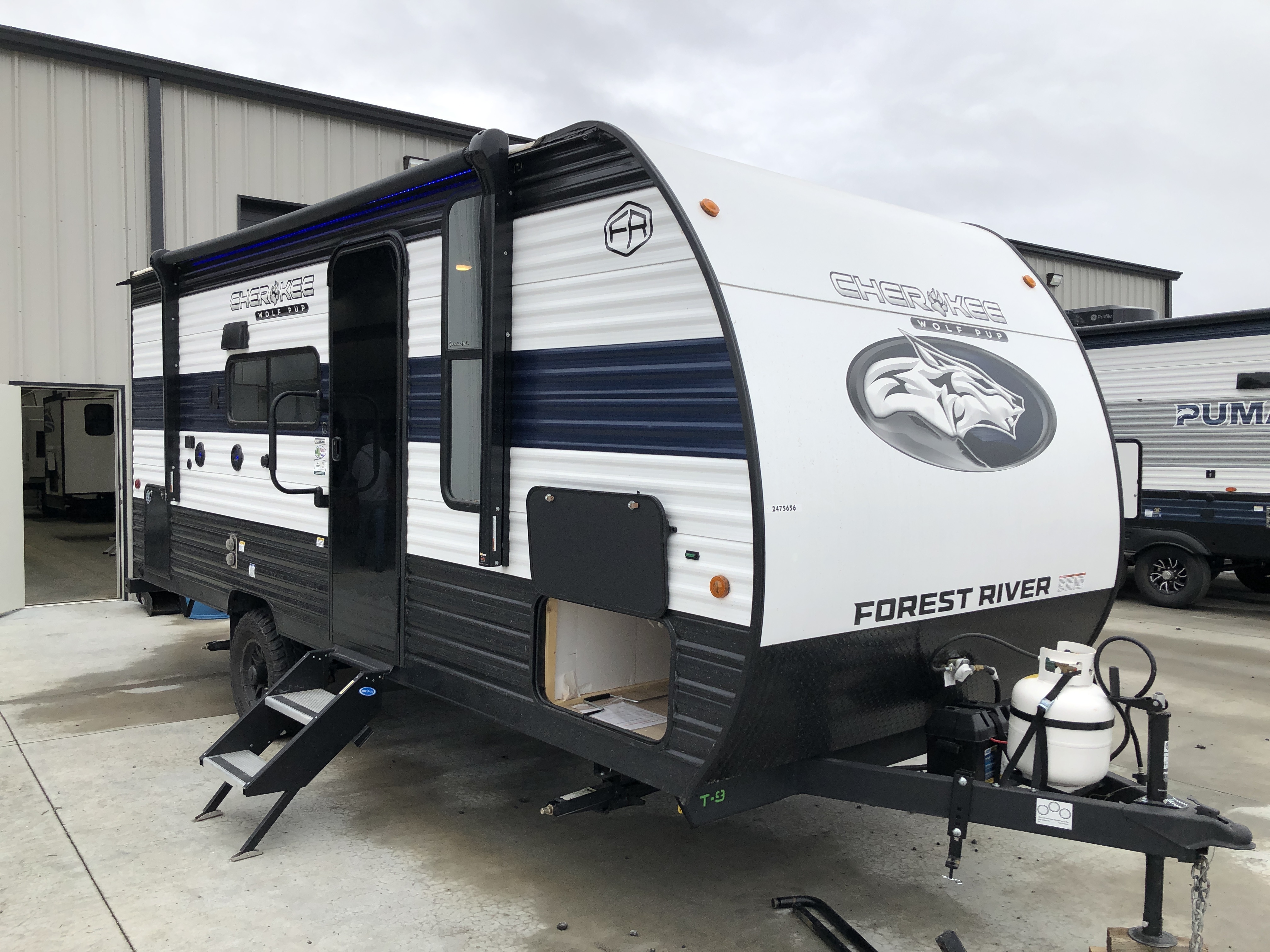 2025 Forest River Cherokee Wolf Pup 16KHW RV