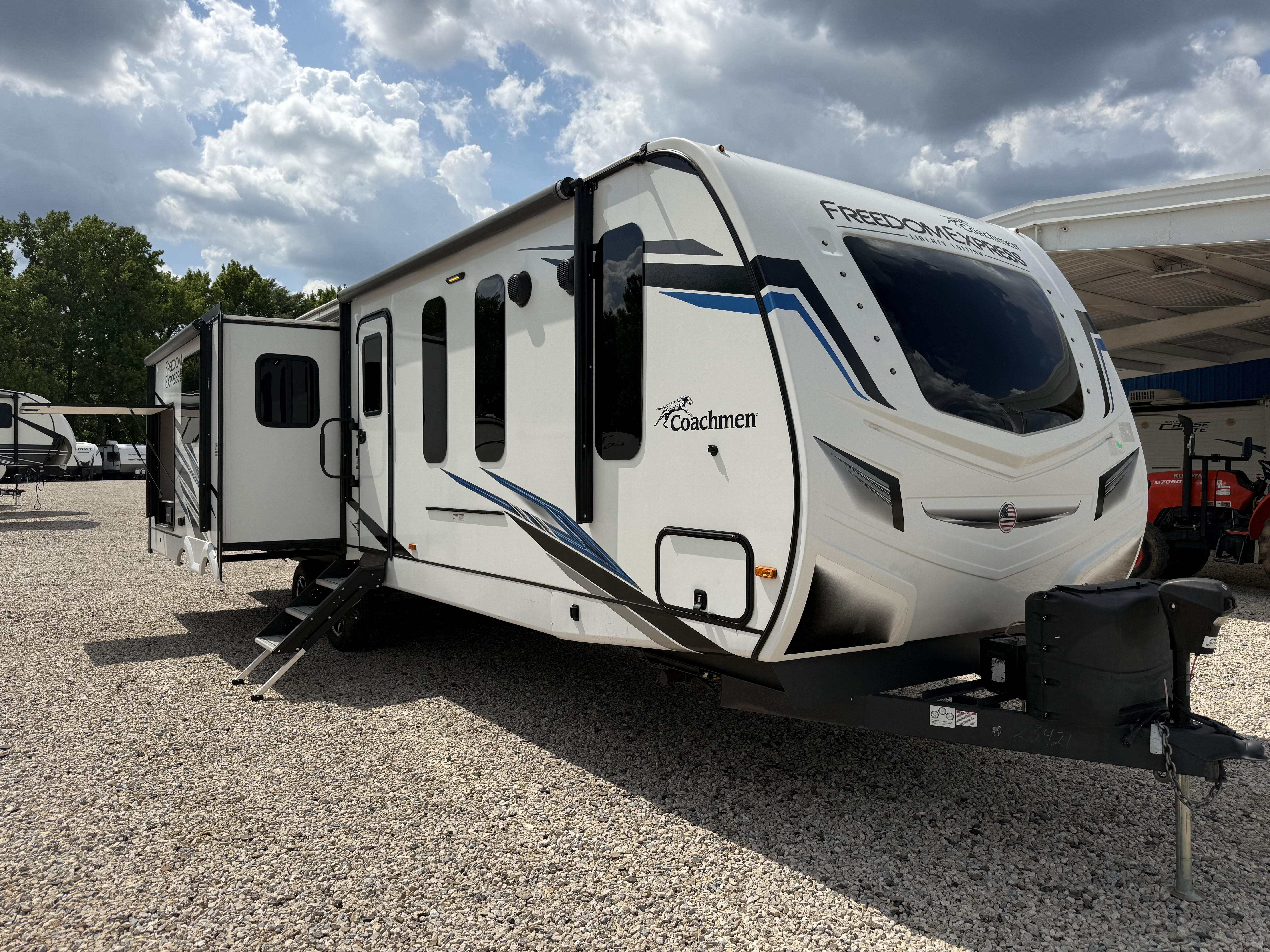 2022 Coachmen Freedom Express Liberty Edition 324RLDSLE in tyler TX