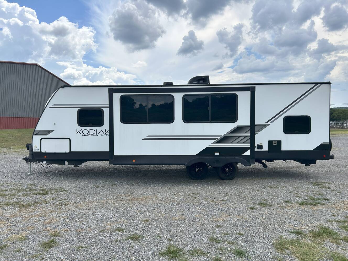 A photo of this 2022 Dutchmen KODIAK ULTRA LITE 283BHSL