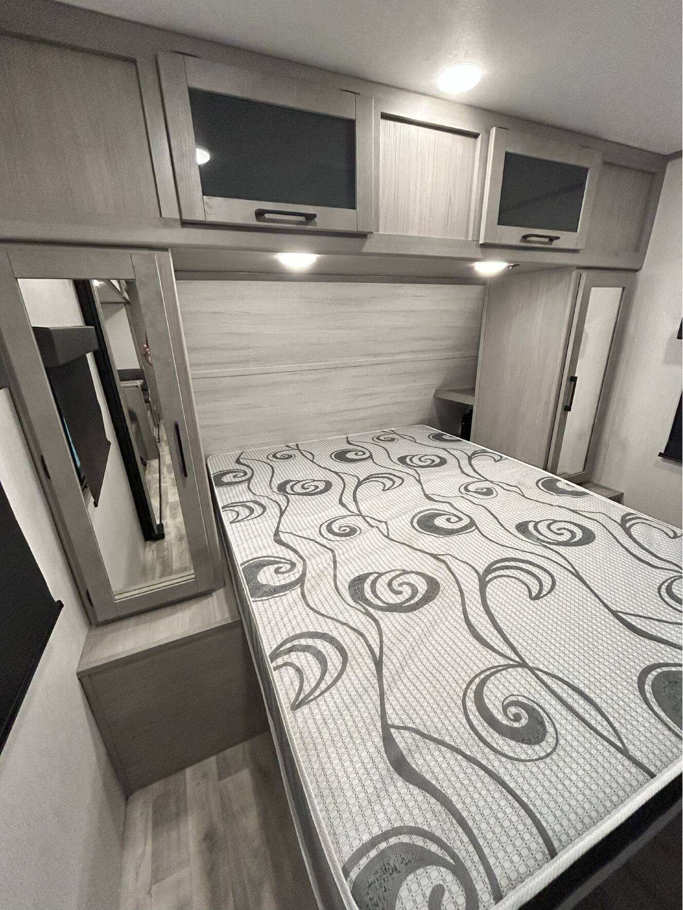 A photo of this 2022 Dutchmen KODIAK ULTRA LITE 283BHSL
