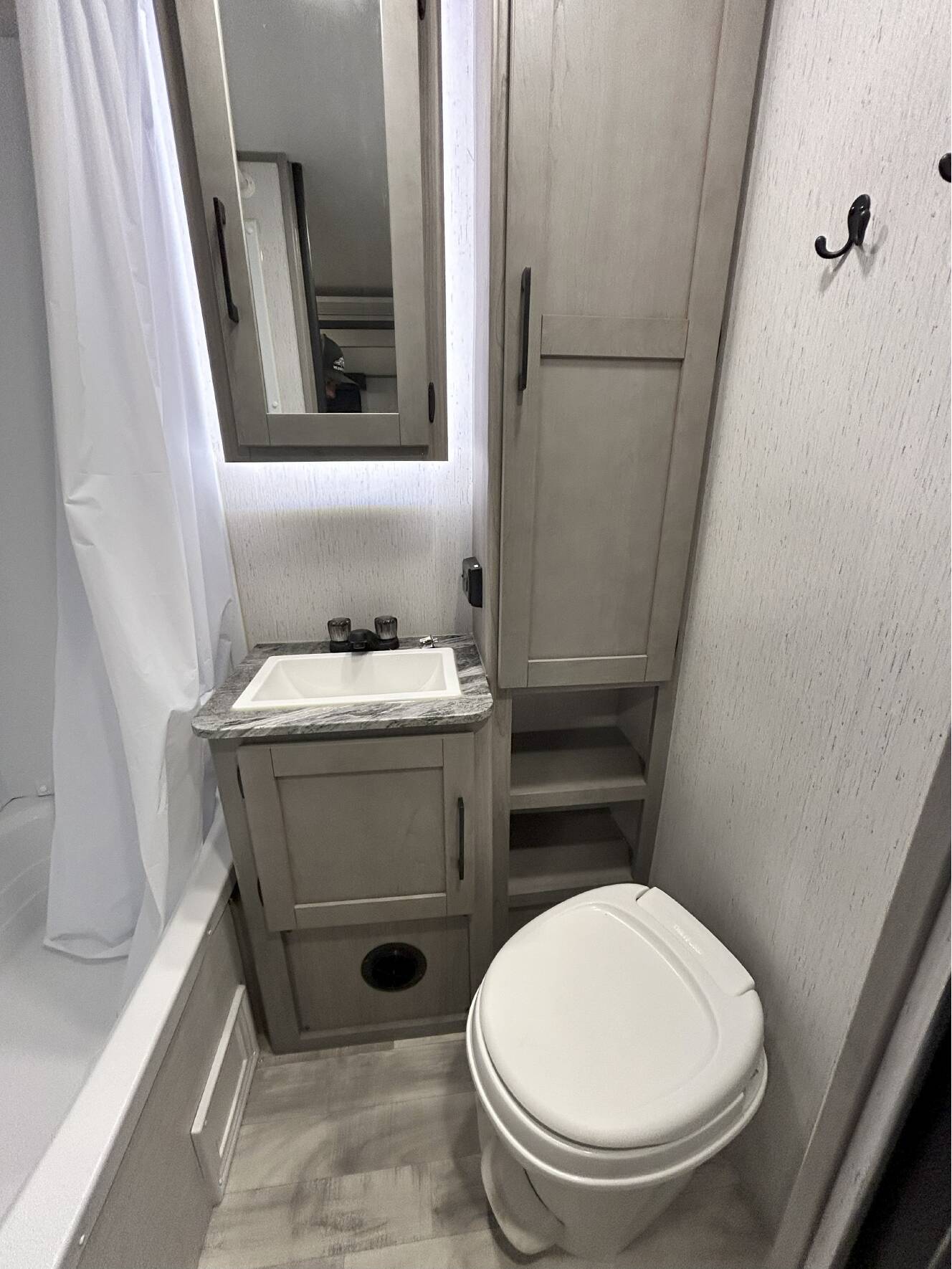 A photo of this 2022 Dutchmen KODIAK ULTRA LITE 283BHSL