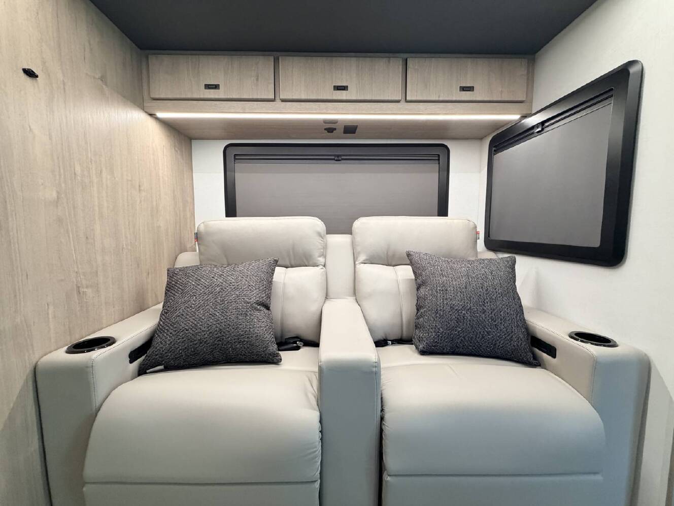 A photo of this 2026 Grand Design Lineage Series M 25FW