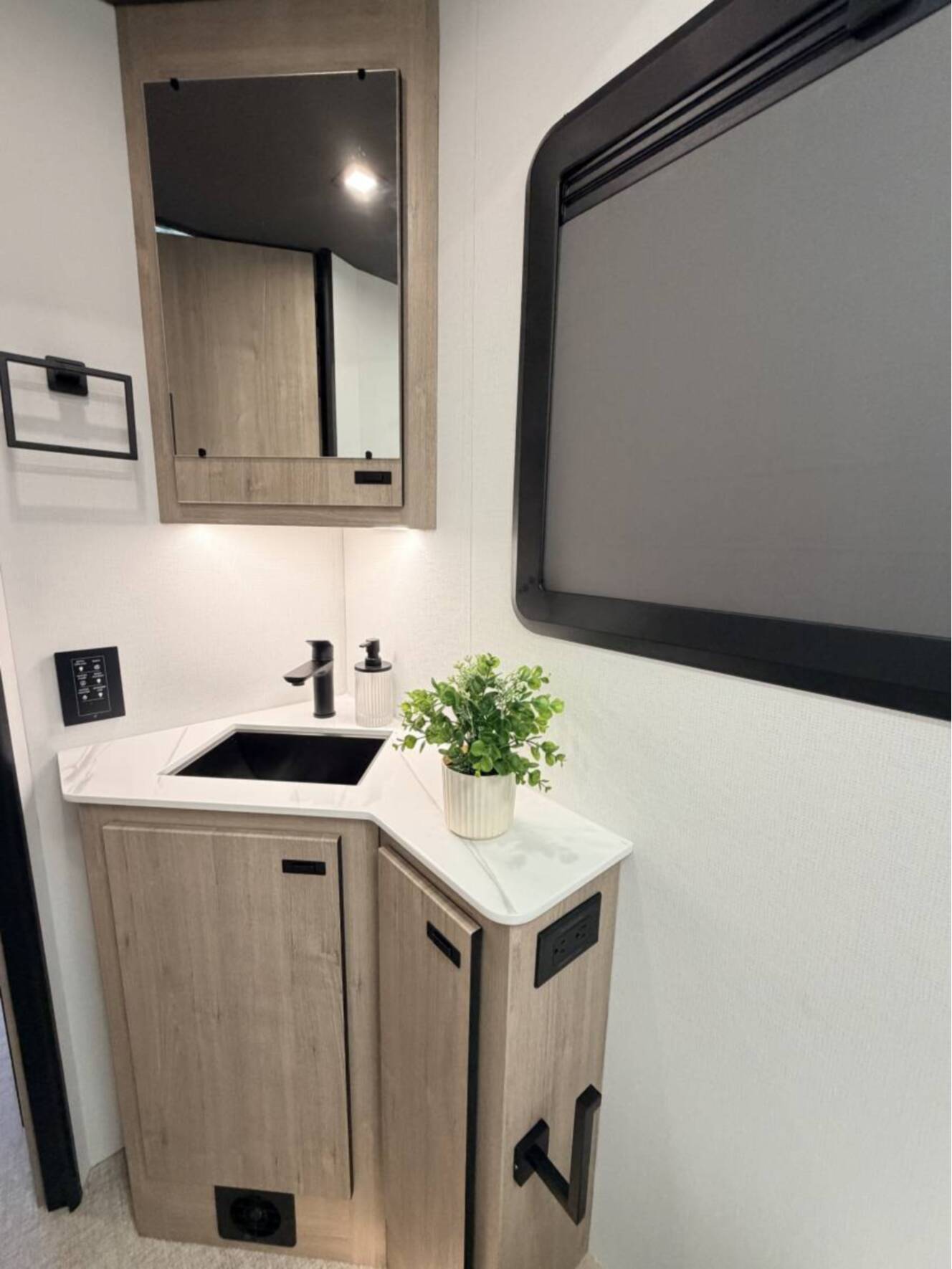 A photo of this 2026 Grand Design Lineage Series M 25FW